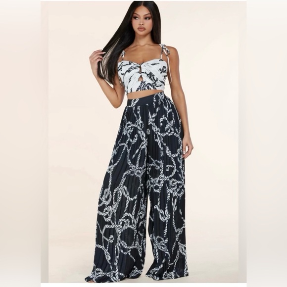 L’ATISTE Two Pice Accordion Pants Set (Sz S) - Picture 3 of 7